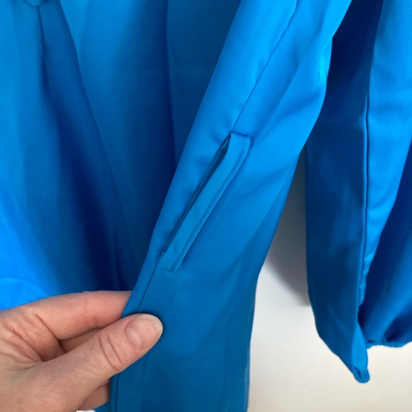 Pretty Garden, Blue V Neck Dress with button front and long puff sleeves. Size M - Picture 6 of 10